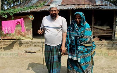 মনের আলোয় ৪০ বছর একসঙ্গে চলছেন খাদিজা-তালেব দম্পতি মনের আলোয় ৪০ বছর একসঙ্গে চলছেন খাদিজা-তালেব দম্পতি