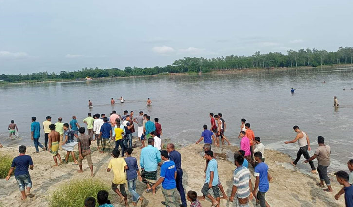 পঞ্চগড়ের করতোয়া নদীতে নৌকাডুবি