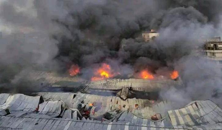 কৃষি মার্কেটে আগুন