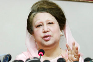 Khaleda sits with senior leaders Wednesday night