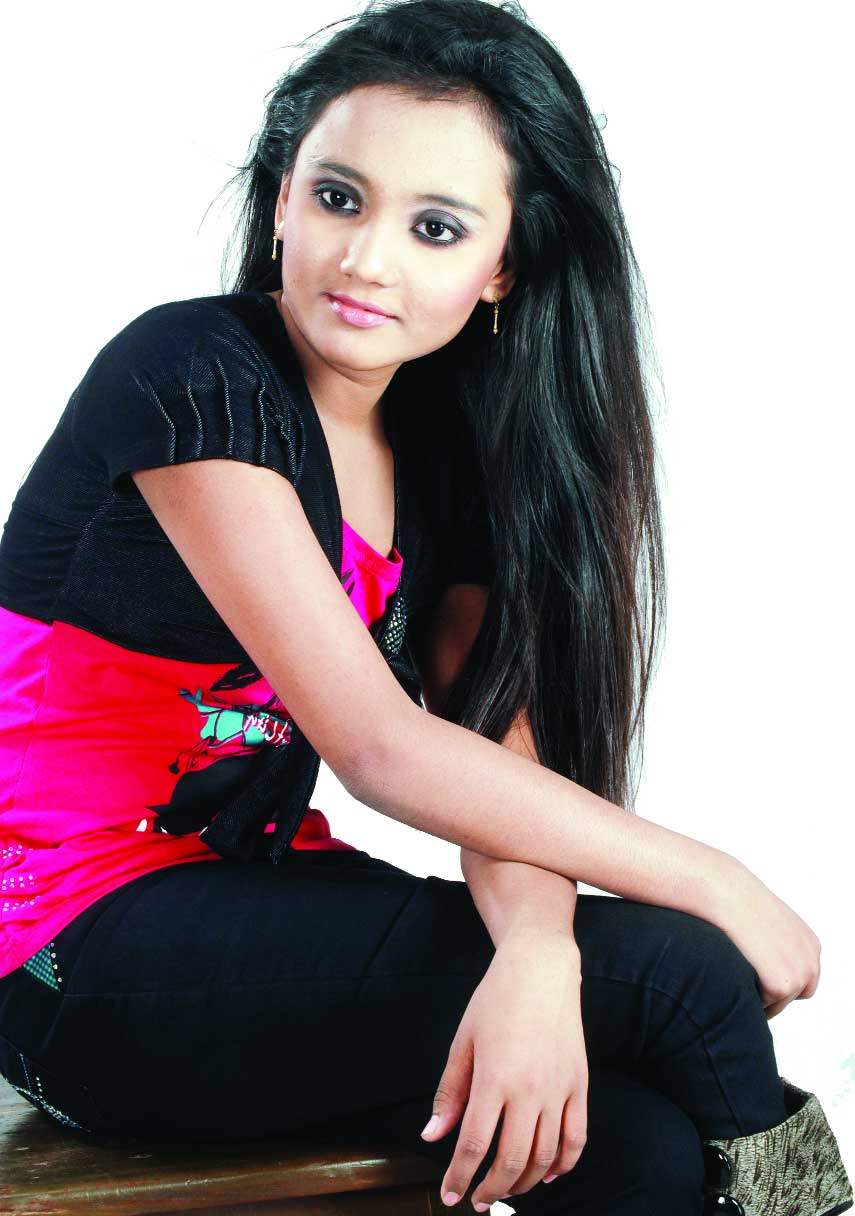 Singer Jhuma rescued from Tejgaon