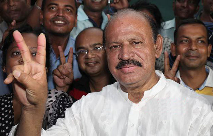 বরিশালে মেয়র হলেন কামাল