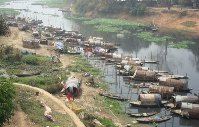 বৈচিত্র্যময় ও সমস্যাসংকুল বেদের জীবন যাপন