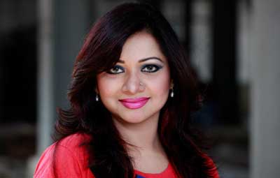 ফের আলোচনায় আঁখি আলমগীর