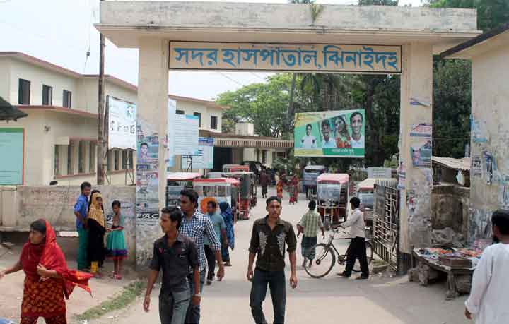 ঝিনাইদহে হাসপাতালে চিকিৎসা পেতে হয়রানি