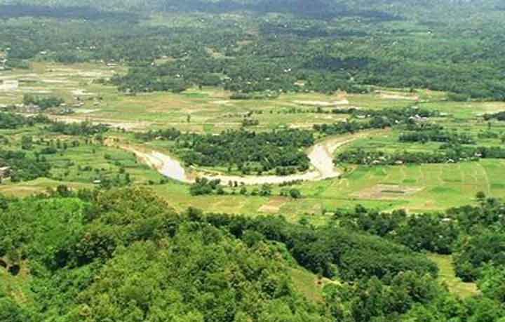 খাগড়াছড়ির অপরূপ সৌন্দর্যে মুগ্ধ পর্যটক