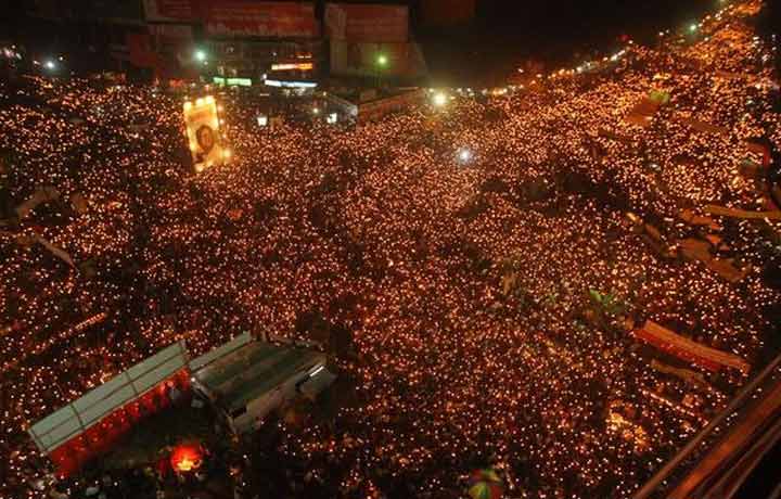 ইতিহাসের হাত ধরে গণজাগরণ মঞ্চের ৩৬৫ দিন ইতিহাসের হাত ধরে গণজাগরণ মঞ্চের ৩৬৫ দিন