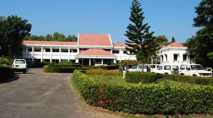 নিরাপত্তার ঝুঁকিতে চট্টগ্রাম সার্কিট হাউস