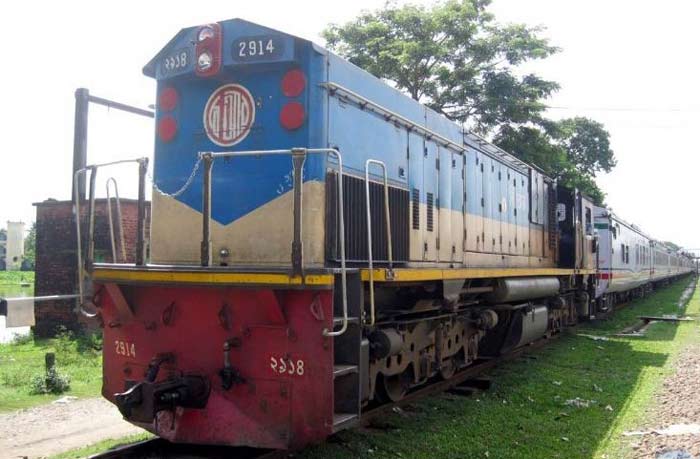 এসএমএসে জানা যাবে ট্রেনের খোঁজ