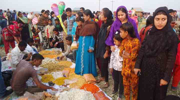 পৌষ সংক্রান্তি মেলার উৎসবে মেতেছিল শেরপুর
