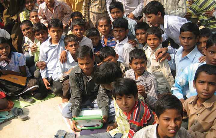 নিরক্ষর মানুষের তালিকায় শীর্ষে ভারত