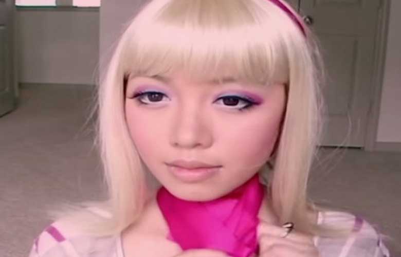 বার্বি সাজার ইউটিউব ভিডিওটি দেখা হয়েছে ৬০ কোটি বার! (ভিডিও)