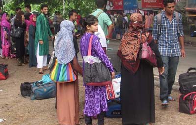 ইবি হল বন্ধে বিপাকে শিক্ষার্থীরা