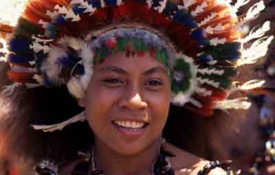 সবচেয়ে বেশি ভাষার দেশ!