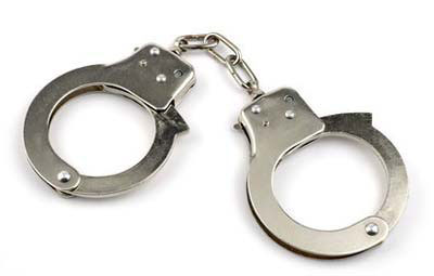 হাতকড়া নিয়ে আসামির পলায়ন