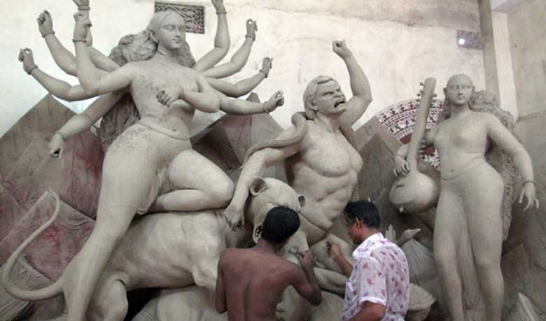 মানিকগঞ্জে বিভিন্ন মন্দিরে চলছে দুর্গাপূজার প্রস্তুতি