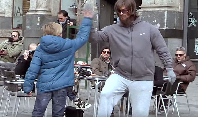 Ronaldo dresses up as homeless, pranks Madrid (Video)