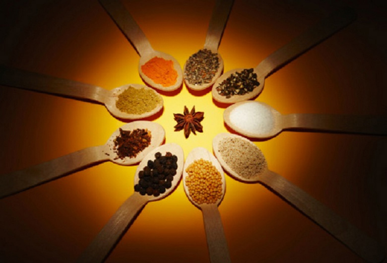 ত্বক ও চুলের যত্নে মশলা