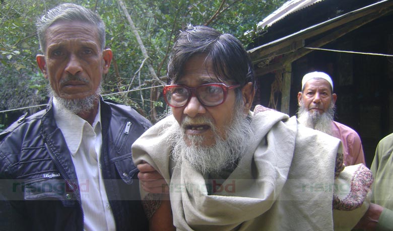 বীর প্রতীক আলতাফ হায়দার এখন একা