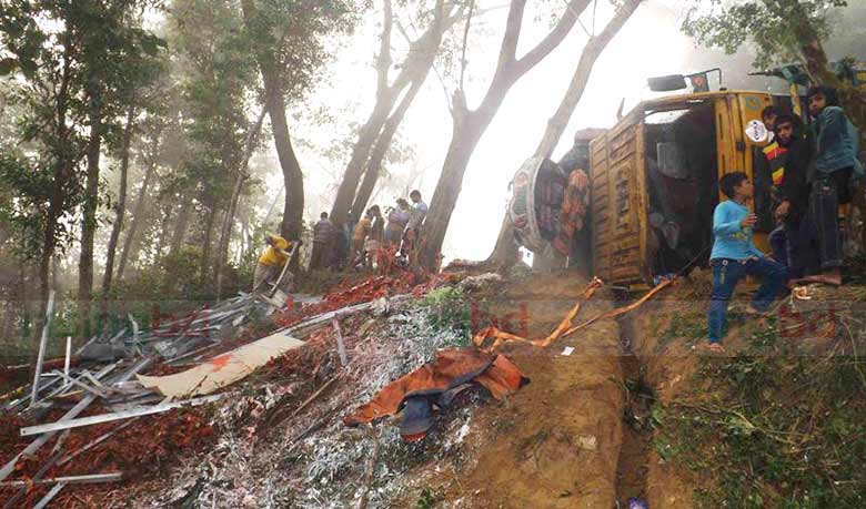 7 killed as truck plunges into ditch in Bandarban