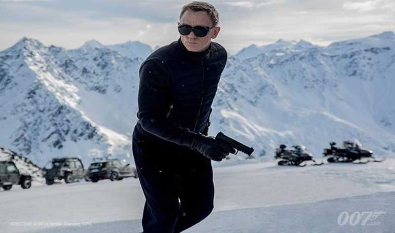 Daniel Craig`s first look in Bond film `Spectre` revealed
