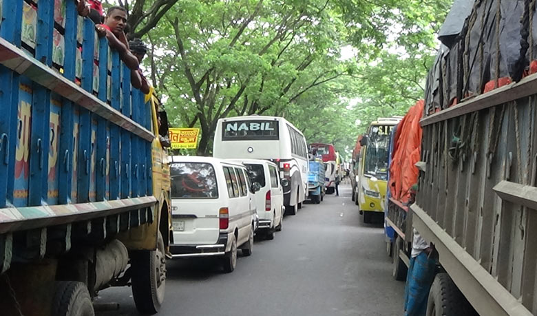 Long tailback on Dhaka-Tangail highway