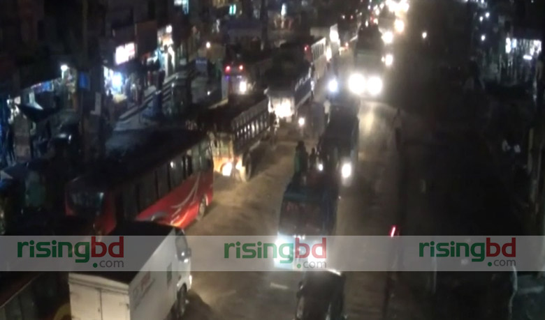 Long traffic jam on Dhaka-Tangail highway