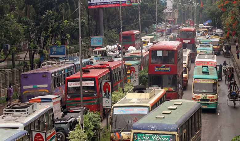 যানজট ও বৃষ্টিতে স্থবির রাজধানী