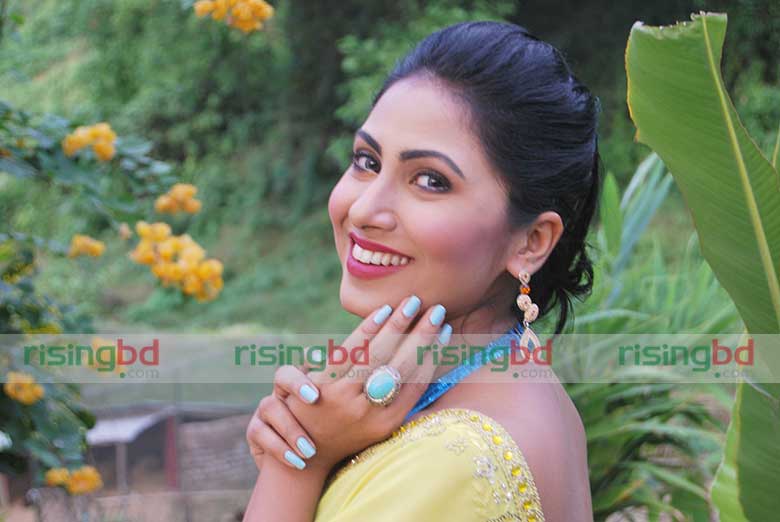 আলিশার জেদ