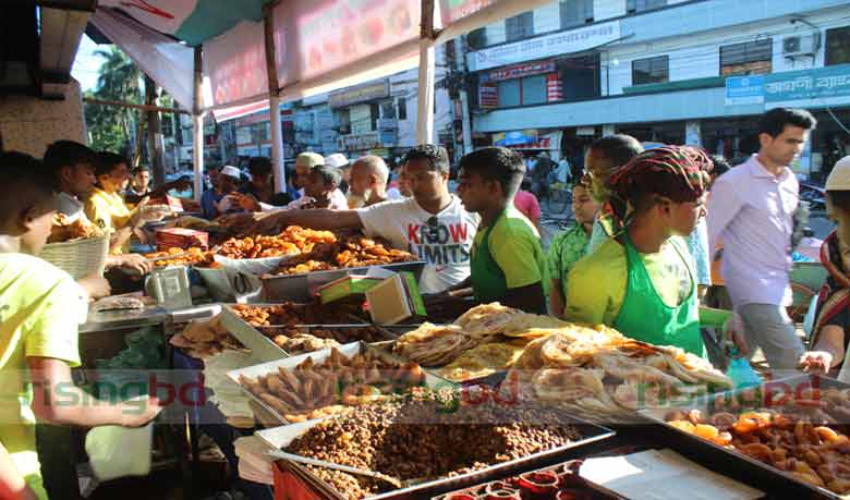 সিলেটের ঐতিহ্য ‘ফুরির বাড়ি ইফতারি’