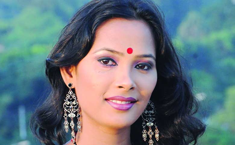 গান শোনাতে আসছেন বিউটি