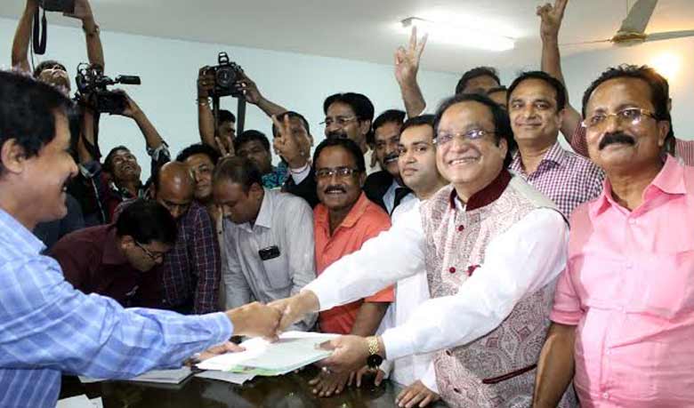 Hazi Selim collects nomination forms