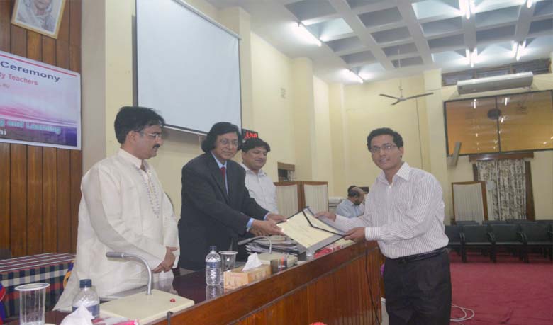 রাবি শিক্ষকদের প্রবেশিকা সনদ প্রদান