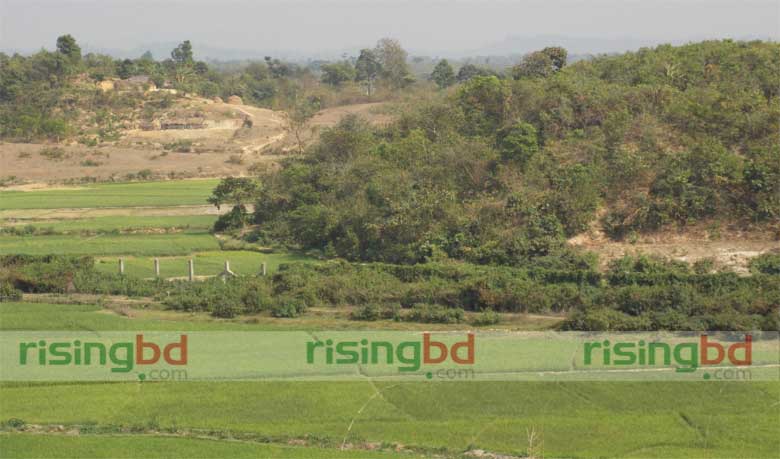 সীমান্তে নেই কাঁটাতারের বেড়া ও সড়ক