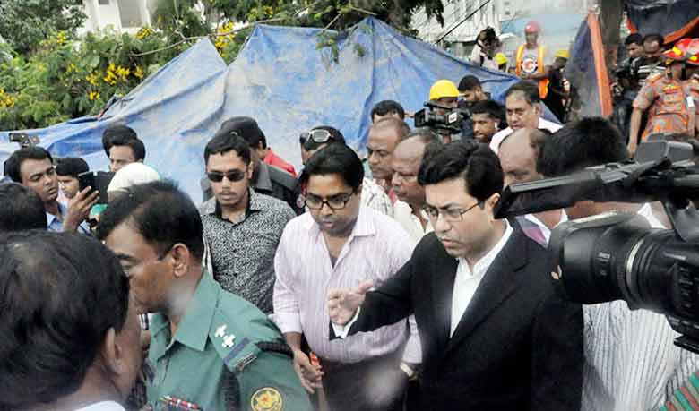 রাস্তায় ধস : সেনাবাহিনীর সহায়তা চাইলেন দুই মেয়র