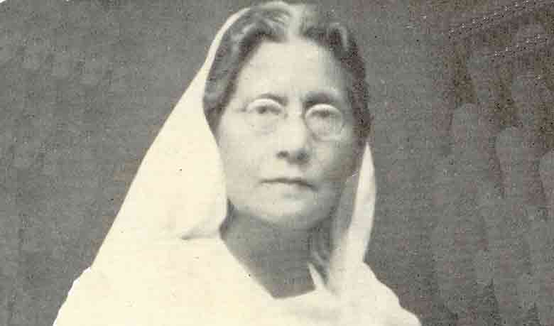 ‘সংশয়ে সংকল্প সদা টলে পাছে লোকে কিছু বলে’