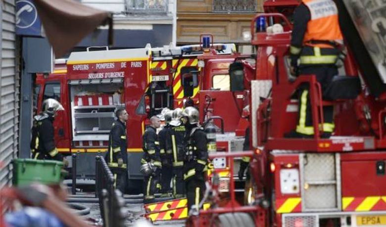 Eight dead in Paris apartment fire