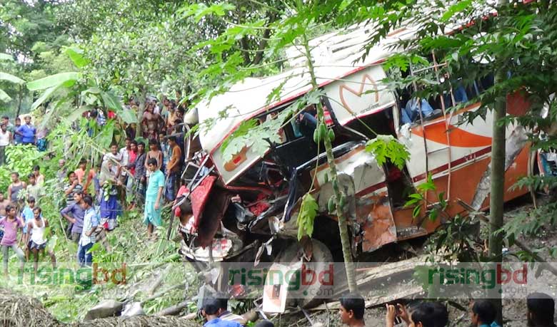 4 killed in Faridpur road crash