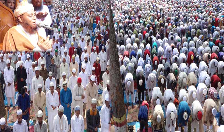 Largest Eid congregation held at Sholakia
