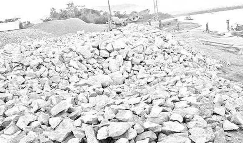 নওগাঁয় দেশের বৃহত্তম চুনাপাথর খনি আবিষ্কার