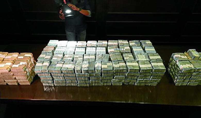 Kim Wong hands over another P250M