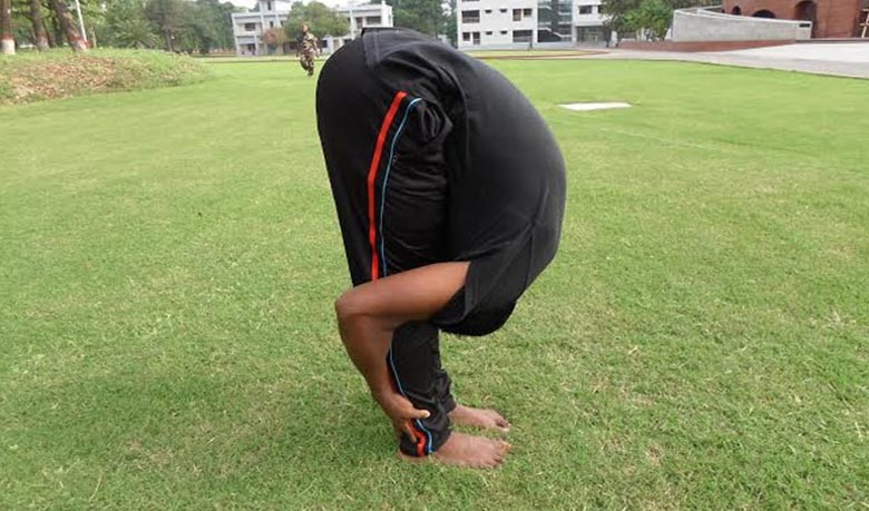 শারীরিক উচ্চতা বাড়াবে হস্তপদাসন