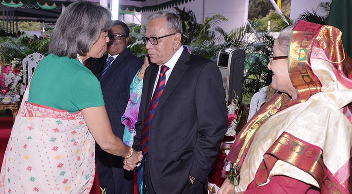 President hosts Victory Day reception at Bangabhaban 