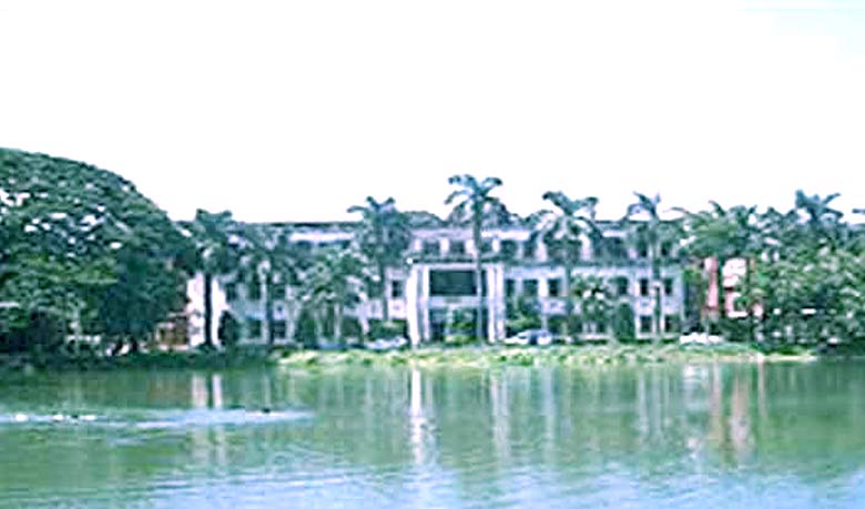 Yalangoch kokrak bilan BDSM onlayn film