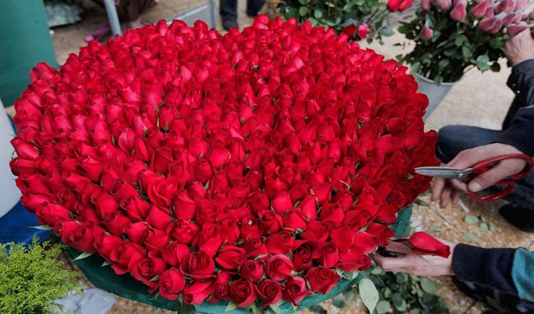 সবকিছুই এখন ফুলময়