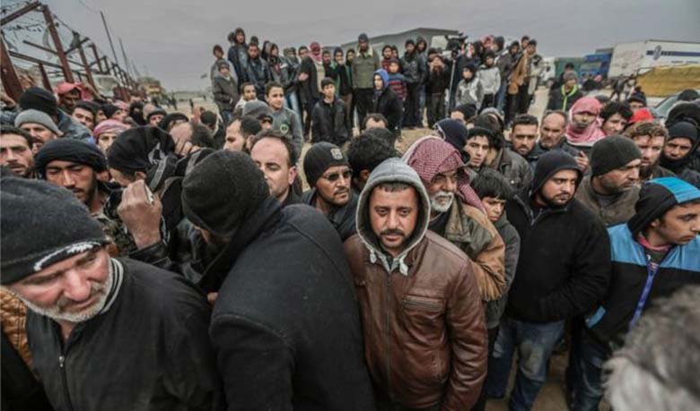 EU urges Turkey to keep border open to migrants