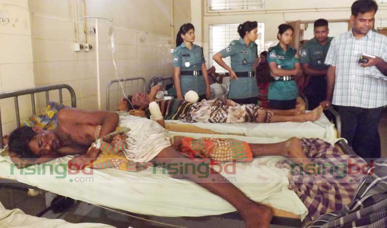 3 injured while making bombs in Rajshahi