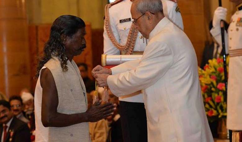 ‘অলৌকিক’ লোক কবি হলধর নাগ