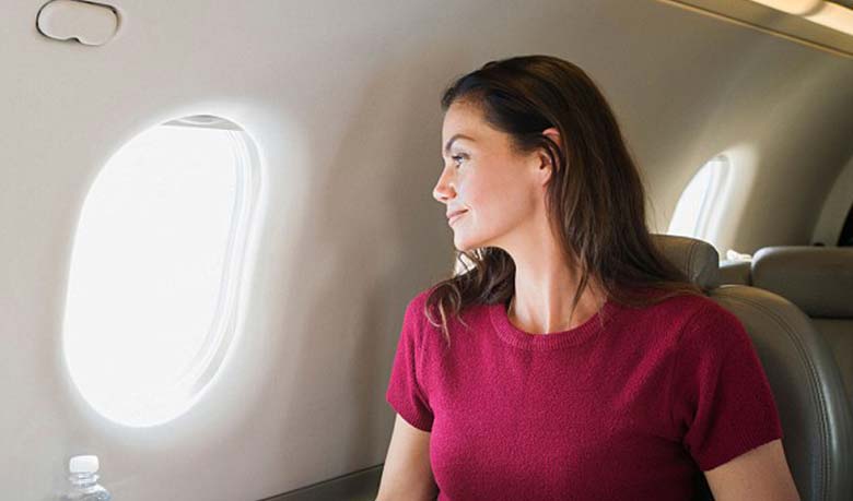 উড্ডয়ন ও অবতরণের সময় বিমানের জানালা খোলা থাকে কেন?