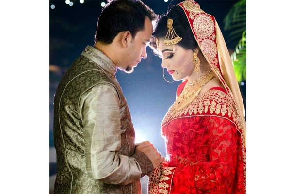 Mahi`s FB relationship status turns into Married